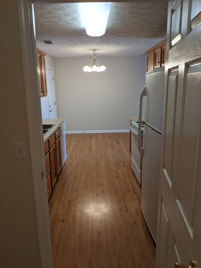 Building Photo - 5601 Chariot Run Dr