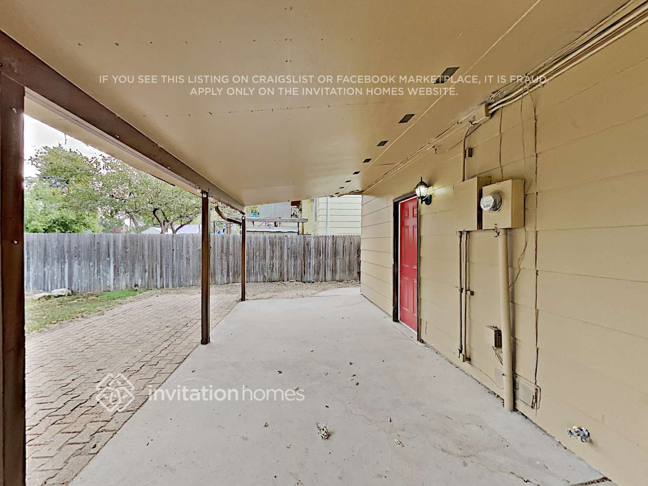 Building Photo - 11269 E Center Ave