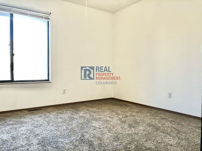 Building Photo - 3556 S Depew St