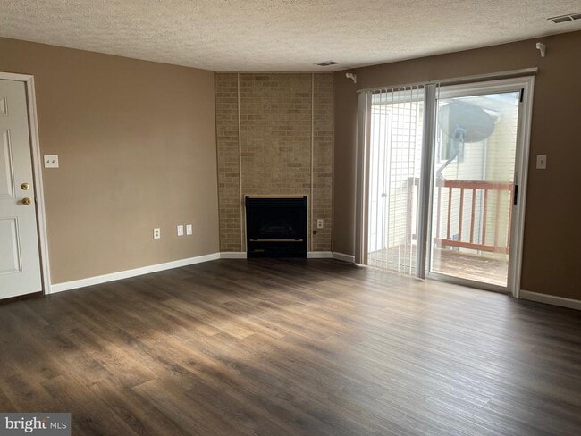 Building Photo - 1284 S Ox Rd