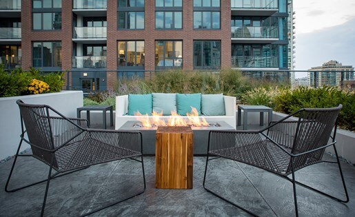 Building Photo - 600 N Wells St