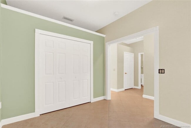 Building Photo - 3701 NW Willow Creek Dr