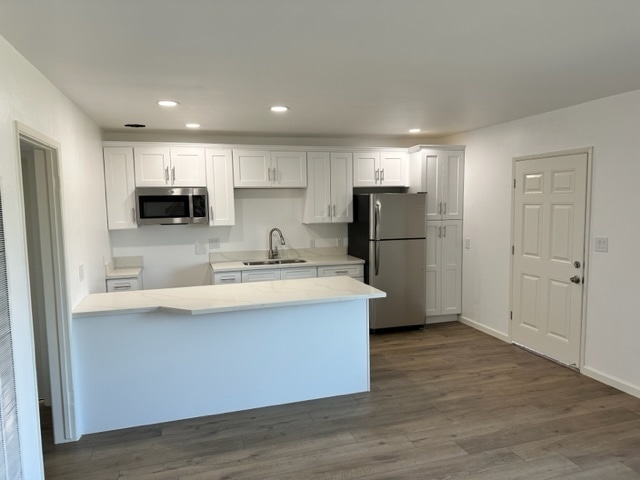 Building Photo - Grand Manor Apartments