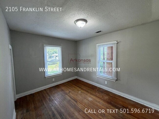 Building Photo - 2105 Franklin St
