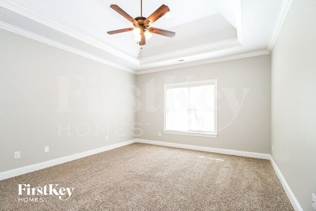 Building Photo - 2750 Chestnut Ridge Dr