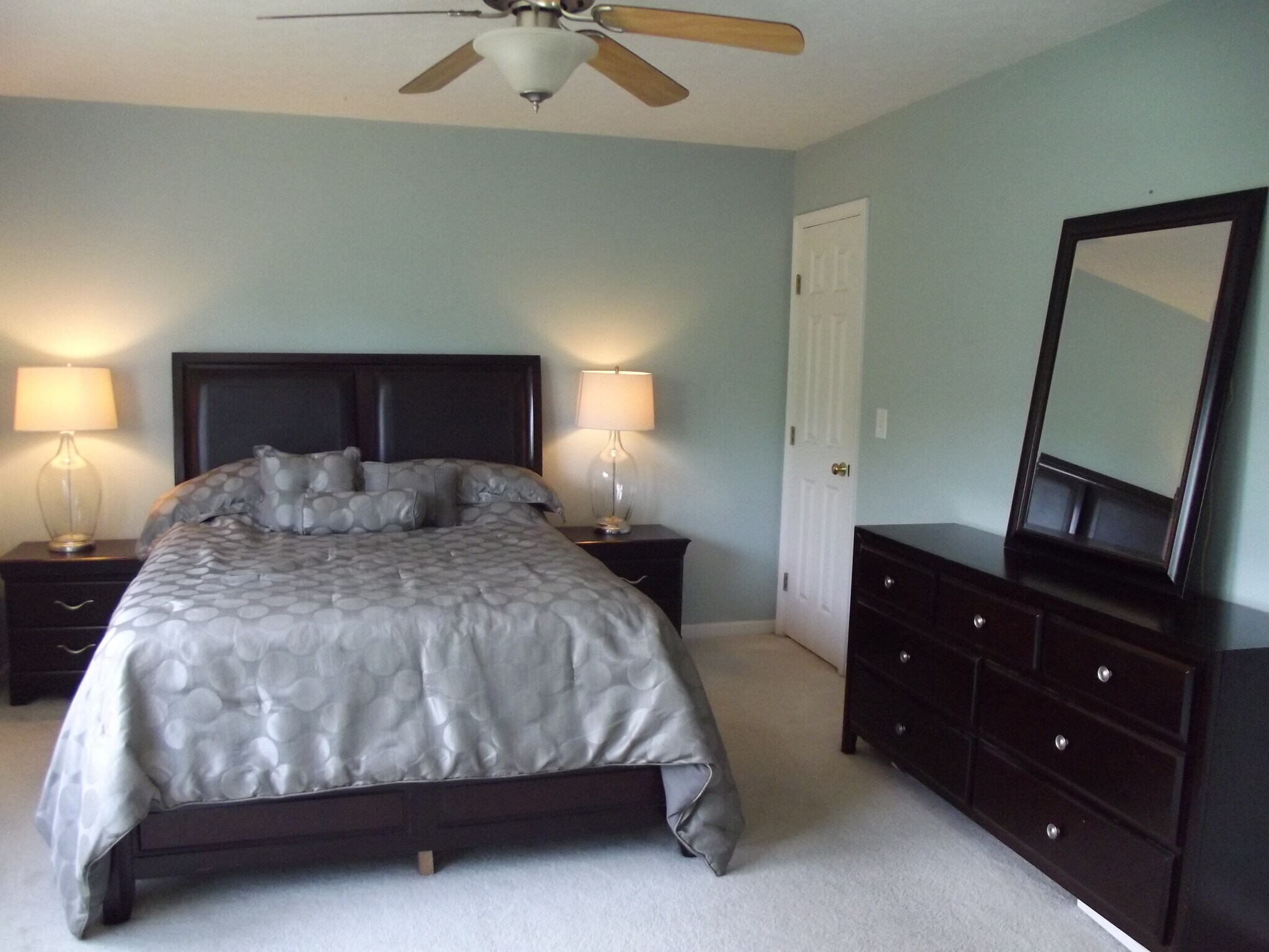 Master bedroom - 1074 Lakegrove Court