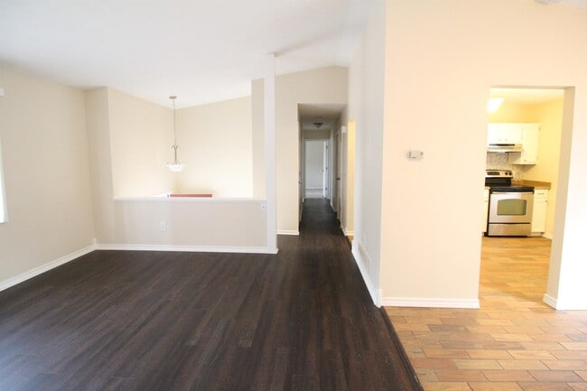 Building Photo - 3157 Millbury Ave