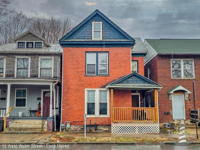 Building Photo - 19 E Water St