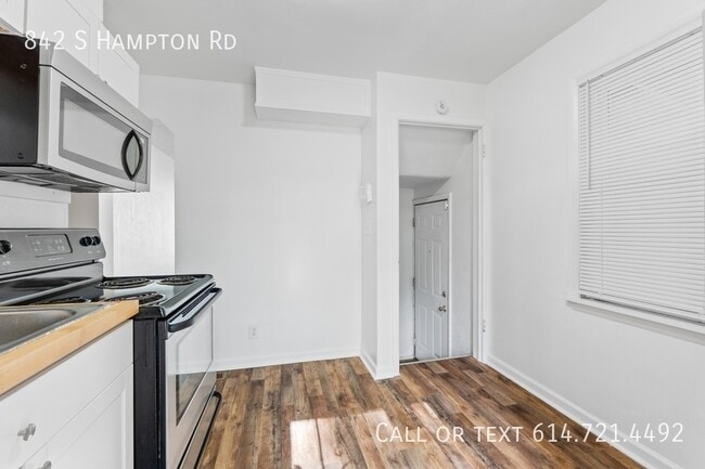 Building Photo - 842 S Hampton Rd