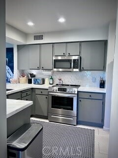 Building Photo - 426 Forest Hills Dr