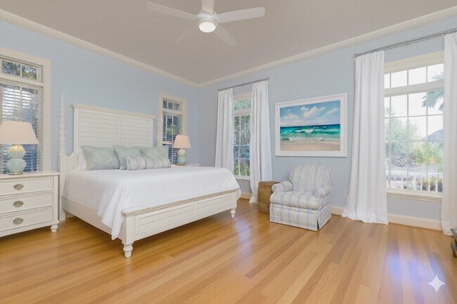 Building Photo - 313 S Forest Dune Dr