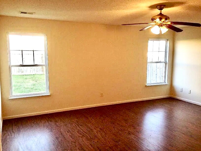 Building Photo - 2317 Lonan Ct