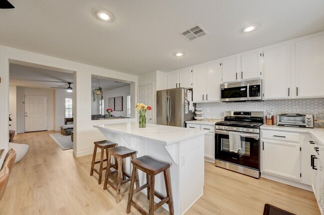 Building Photo - Beautiful Two Story Home Ready for Immediate Move-In