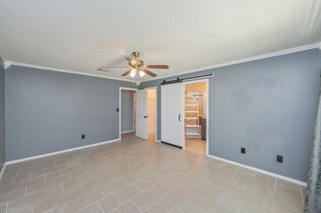 Building Photo - Completely Renovated Home in Niceville!