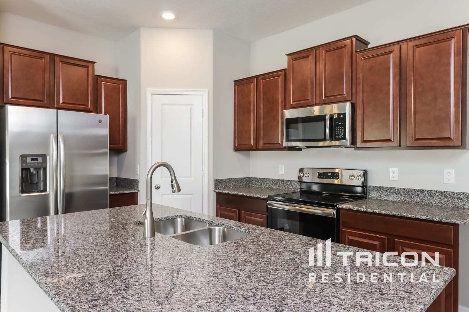 Building Photo - 1732 Broad Winged Hawk Dr