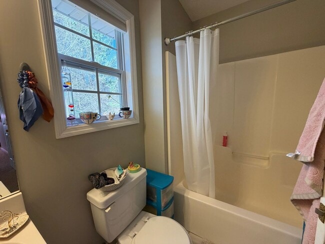 Building Photo - Donahue Crossing Golf View #2812