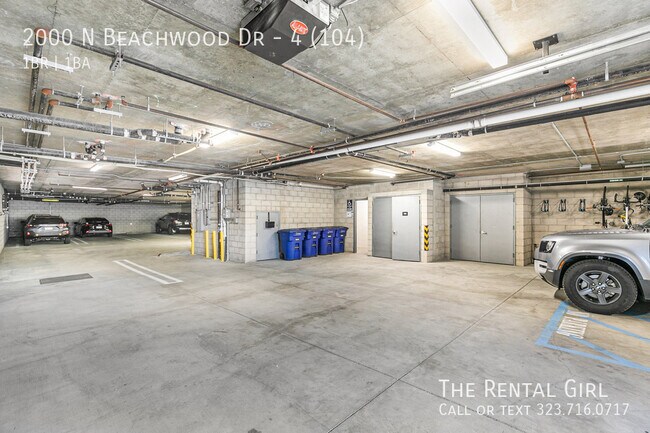 Building Photo - 2000 Beachwood Dr