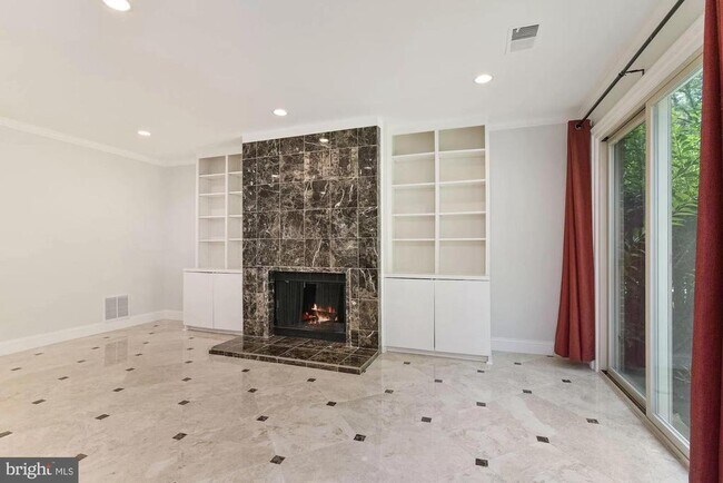 Building Photo - 10127 Crestberry Pl