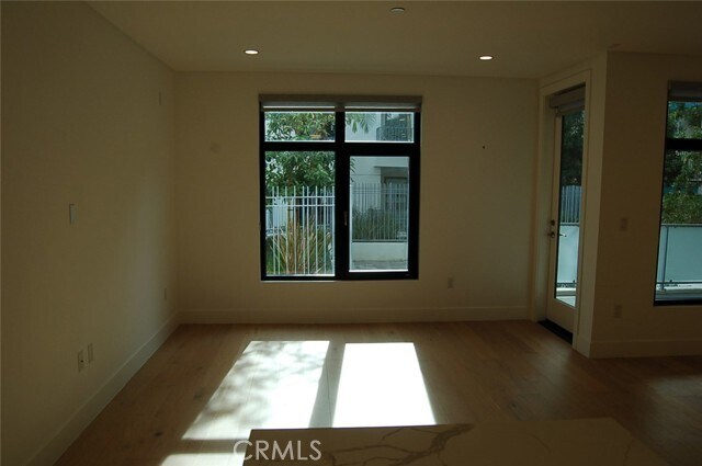 Building Photo - 399 E Del Mar Blvd