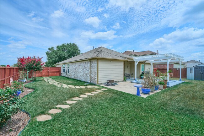 Building Photo - 9940 Yearling Pl