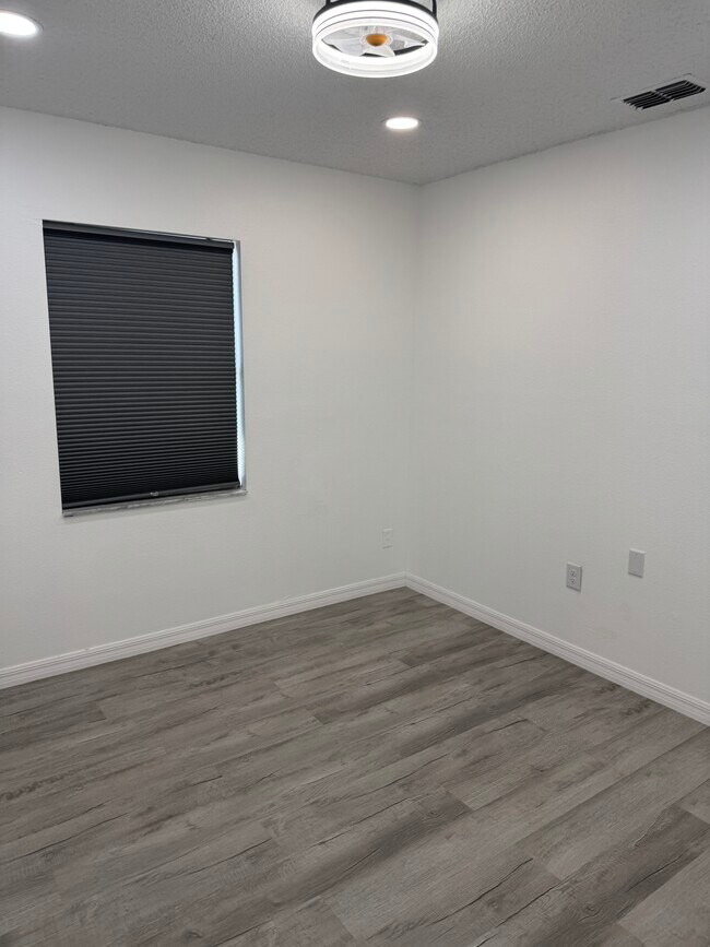Building Photo - 2117 Lemon St