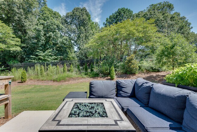 Building Photo - Bright, Modern, Spacious 4bd/3ba Home in Prime Scottdale Location