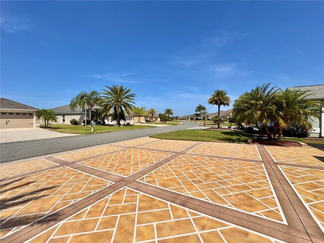 Building Photo - 4167 Victory Dr