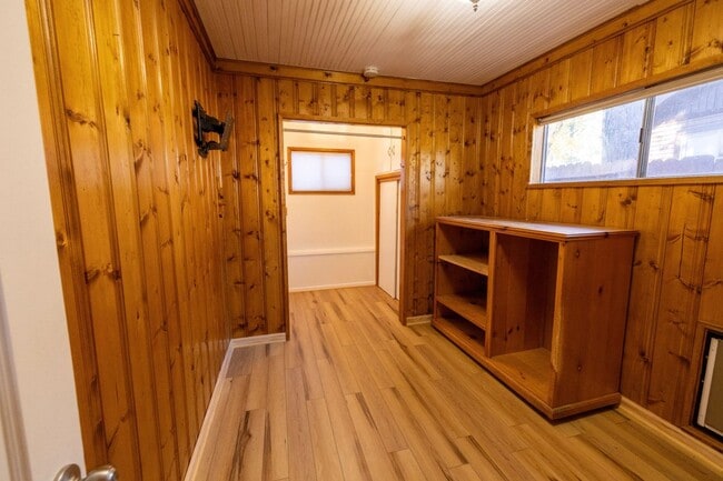 Building Photo - 2242 Deep Creek Dr