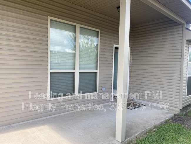 Building Photo - 115 N Pointe Dr