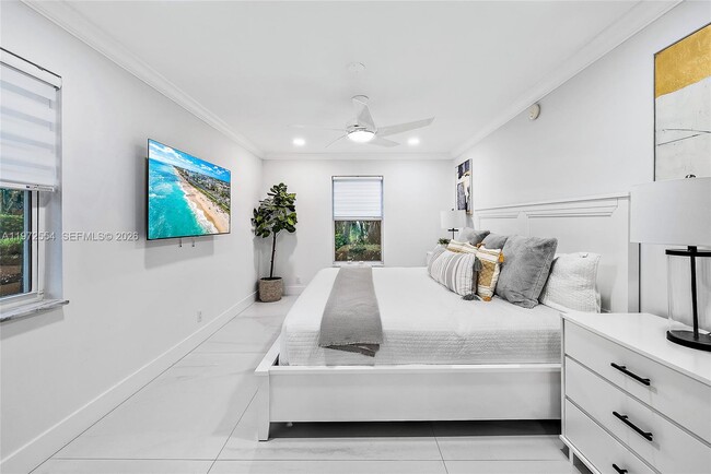 Building Photo - 4912 S Kay St