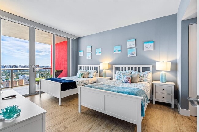 Building Photo - 2600 E Hallandale Beach Blvd