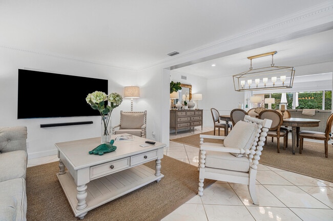 Building Photo - 241 List Rd