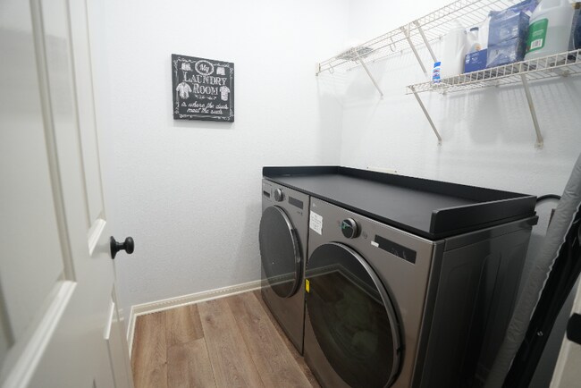 Building Photo - 1500 Mexican Heather Ct