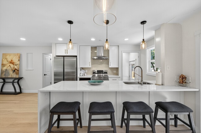 Building Photo - 1856 S Steele St