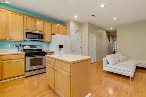 Building Photo - 16111 NW Fescue Ct