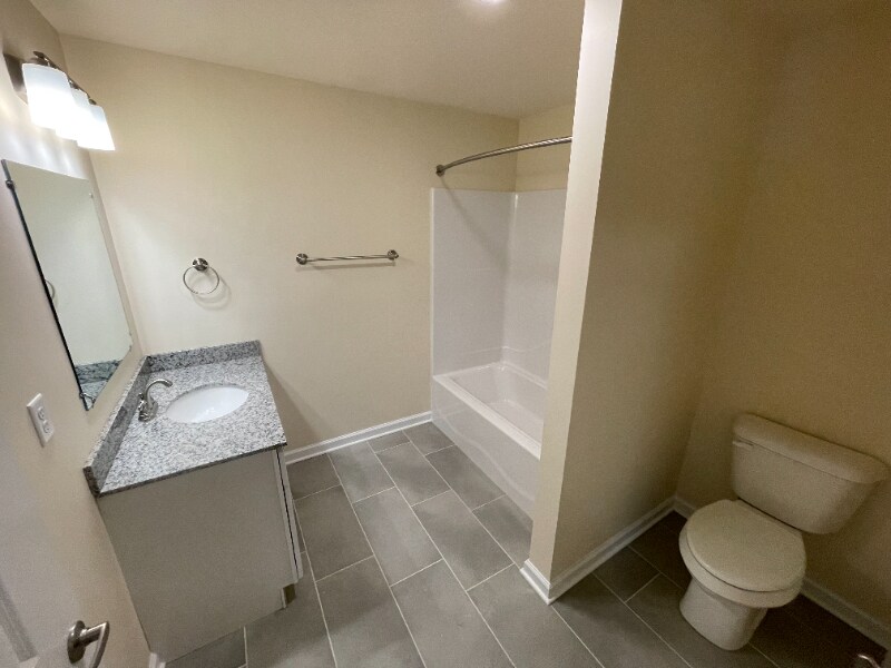 Building Photo - 540 Northend Dr