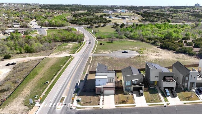 Building Photo - 7200 Cordoba Dr
