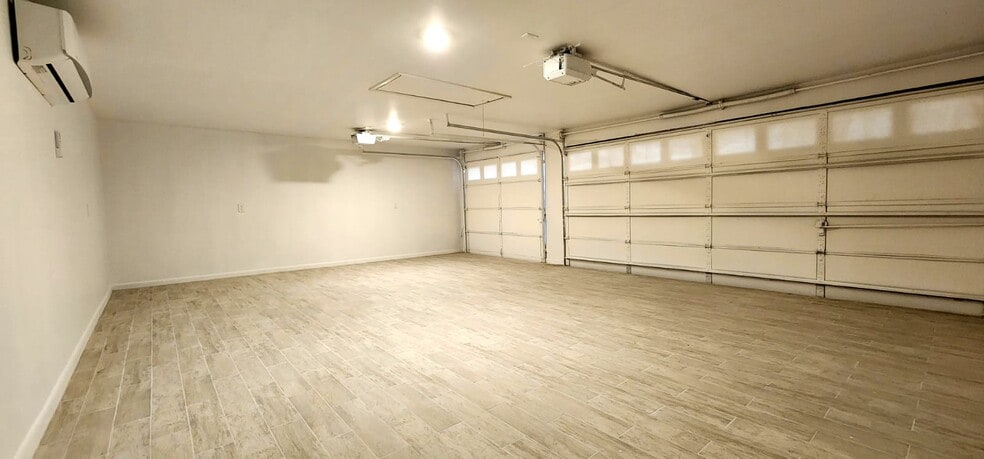 Building Photo - 5727 Arbor Vitae Dr