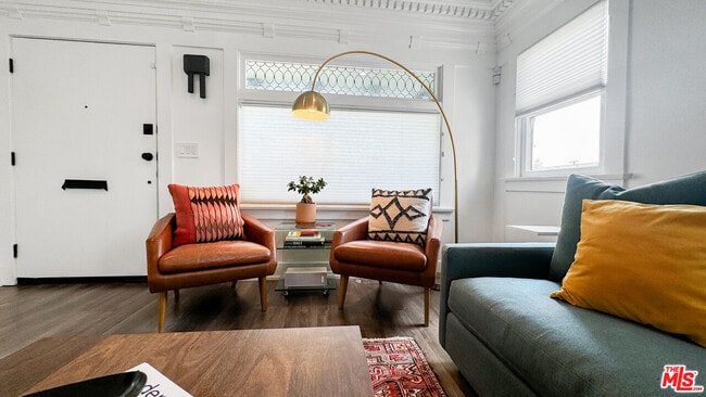 Building Photo - 3489 2nd Ave