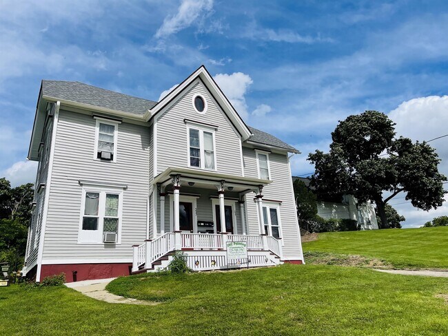 Building Photo - 334 Raymond St