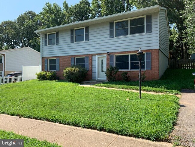 Building Photo - 4634 Evansdale Rd