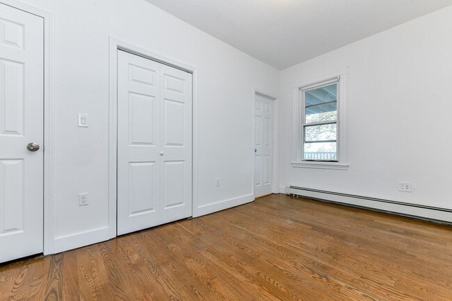 Building Photo - 45 Beech Glen St
