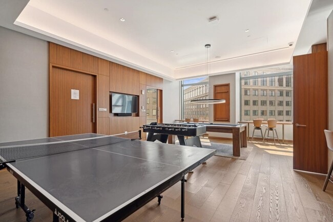 Building Photo - 99 Hudson St