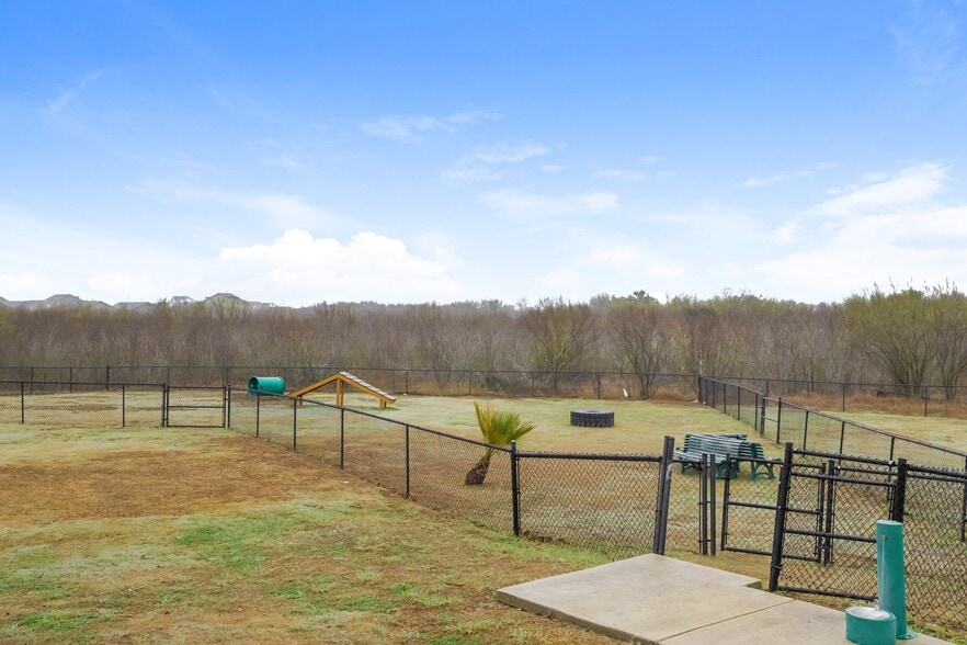Building Photo - 11922 Cink Dr