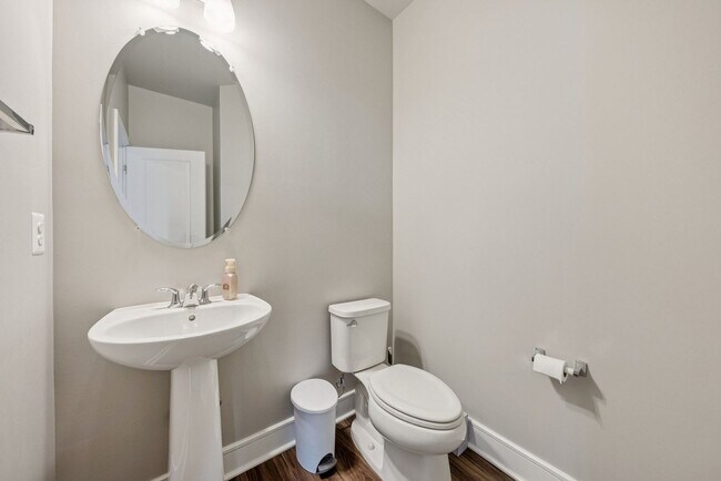 Building Photo - 101 Milvian Wy SE