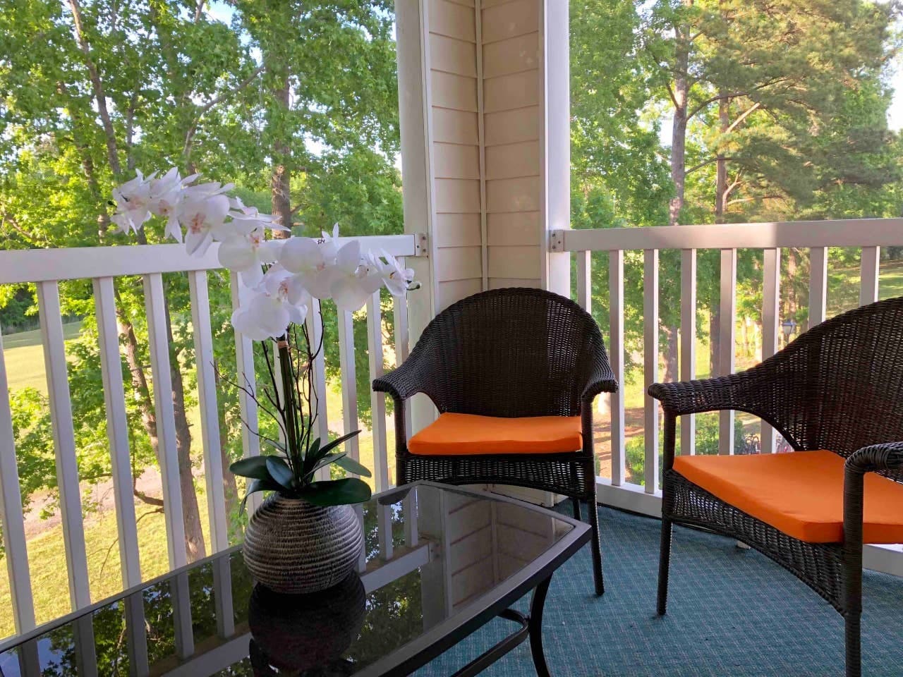 Building Photo - 1294 River Oaks Dr