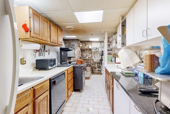 Building Photo - 71 Lubec St