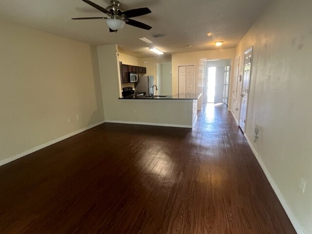 Huge Living space - 407 Belle Montclair Loop