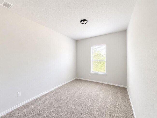 Building Photo - 191 Goshen Dr