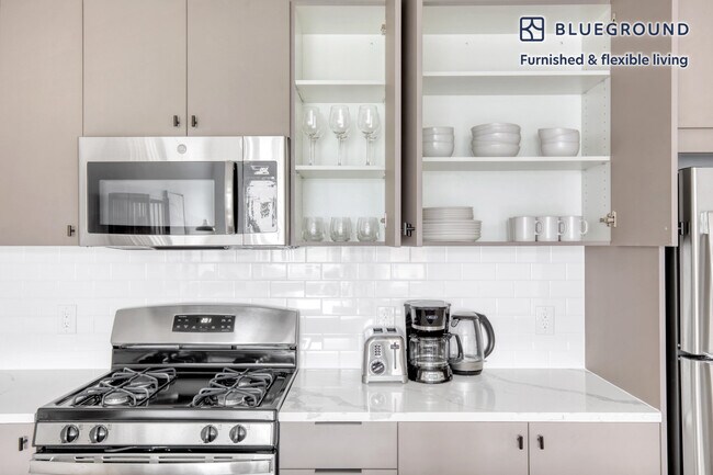 Building Photo - 401 Jackson St